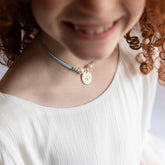 PAN DE ÁNGEL PERLAS- collar personalizable cruz plata relieve 16mm